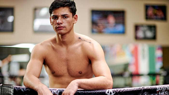 De La Hoya says Garcia has the "it factor"—something the former champ knows a thing or two about.
